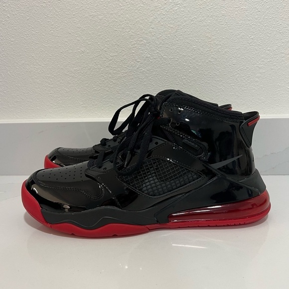 NIB Jordan Mars 270 Black Red Patent Bred Leather Sneakers Mens Size 11
